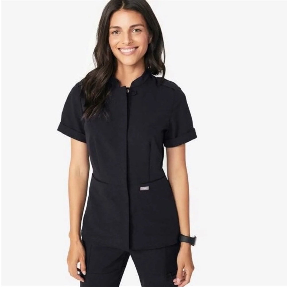Figs Lira top